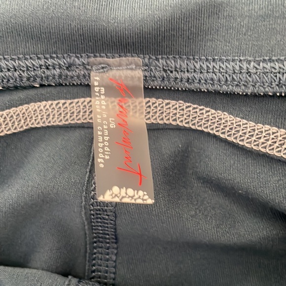 Free People Movement You’re a Peach Pocket Leggings -skyline blue - Picture 6 of 10